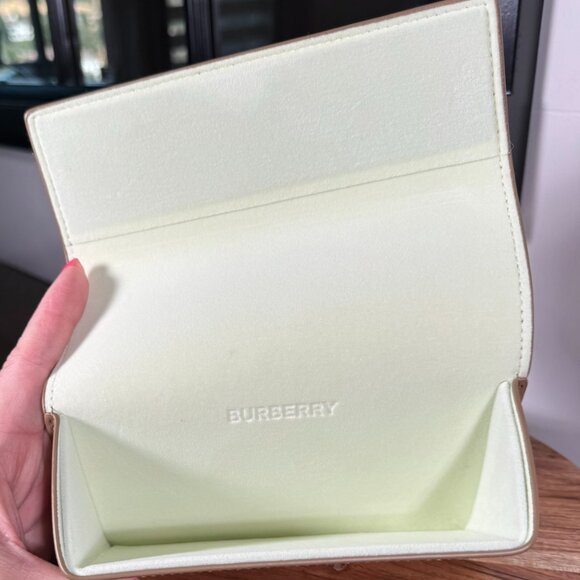 Burberry Tan Leather Sunglasses / Eyeglasses Case Only – London England - Picture 8 of 11